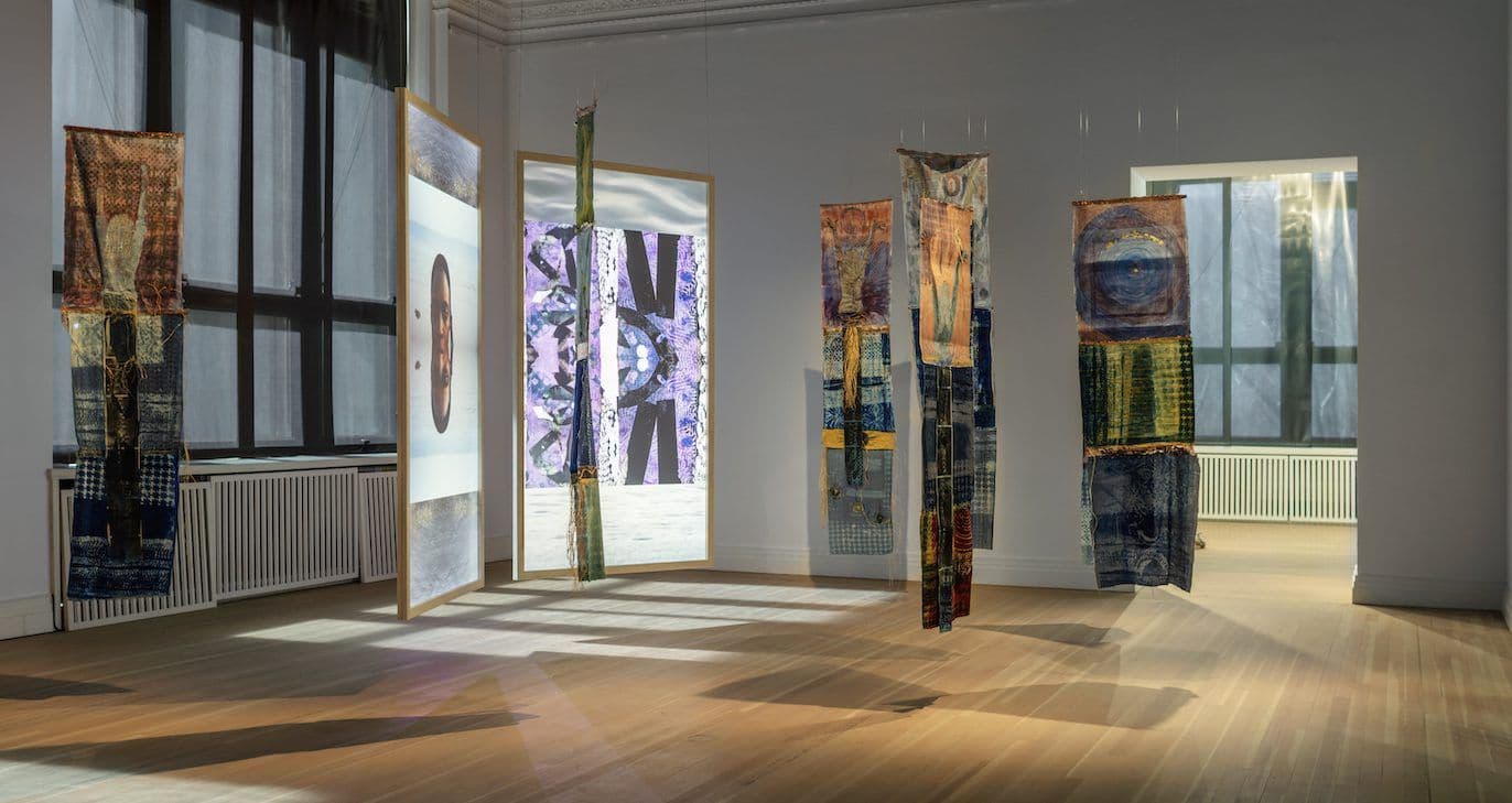 Indigo Waves and Other Stories: Re-Navigating the Afrasian Sea and Notions of Diaspora